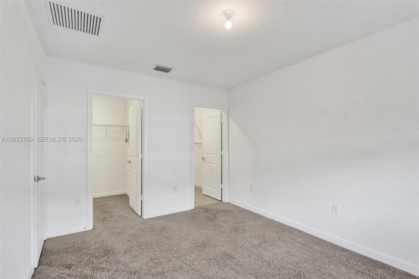 2430 Se 10th Ct Property Photo 11