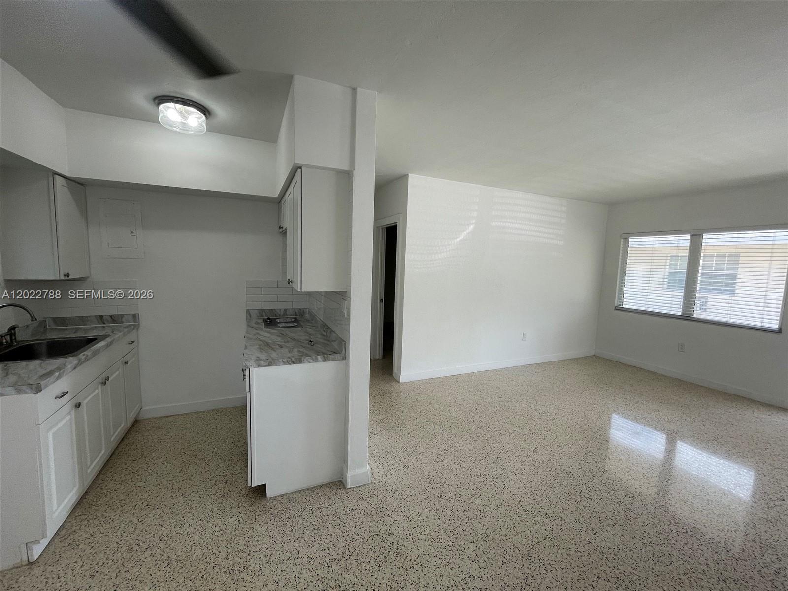 940 SW 4th Ave 1 Property Photo 1
