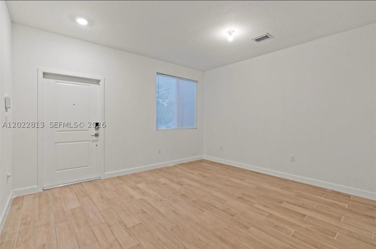 2474 Se 10th Ct Property Photo 4