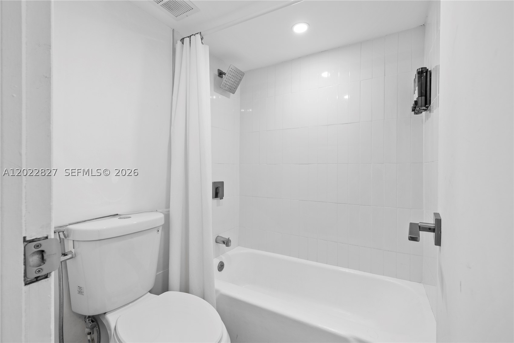 300 Bayview Dr 1504 Property Photo 31