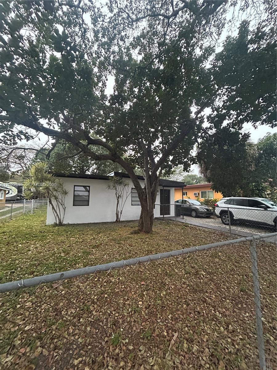 1080 NW 121st St Property Photo 1