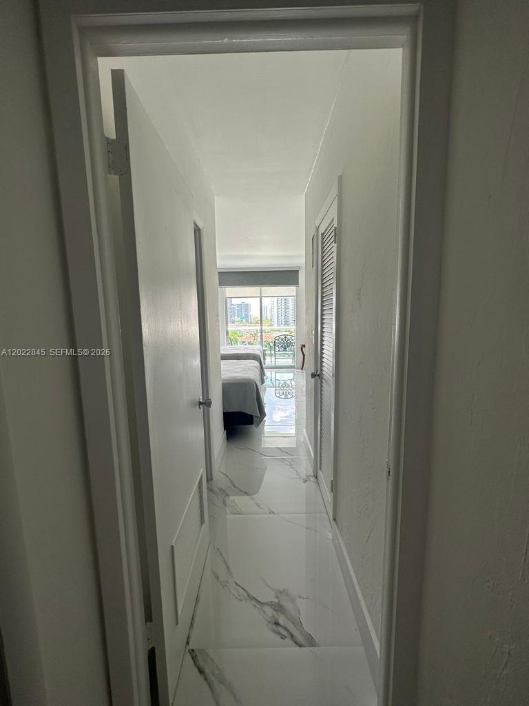 19390 Collins Ave 817 Property Photo 22