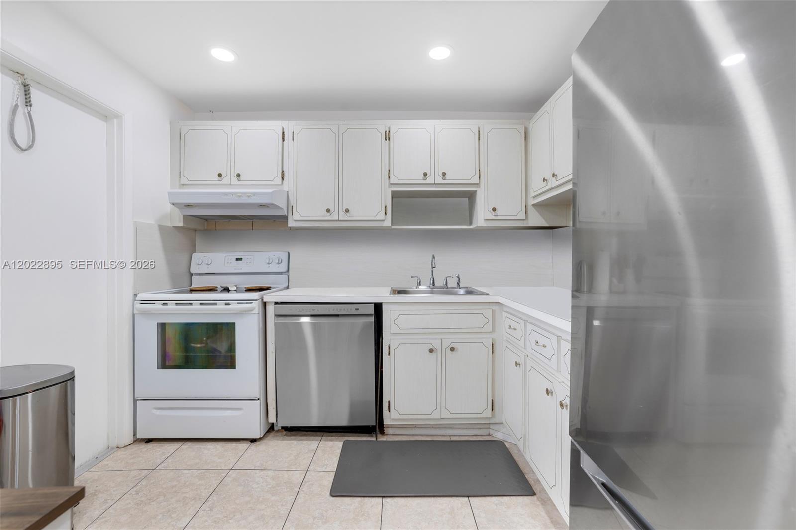 950 Hillcrest Dr 212 Property Photo 19