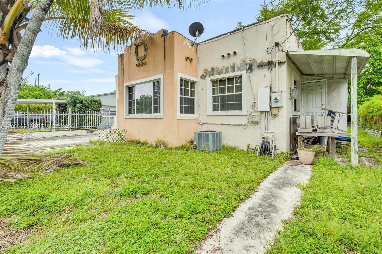 1122 Nw 38th St Property Photo 3