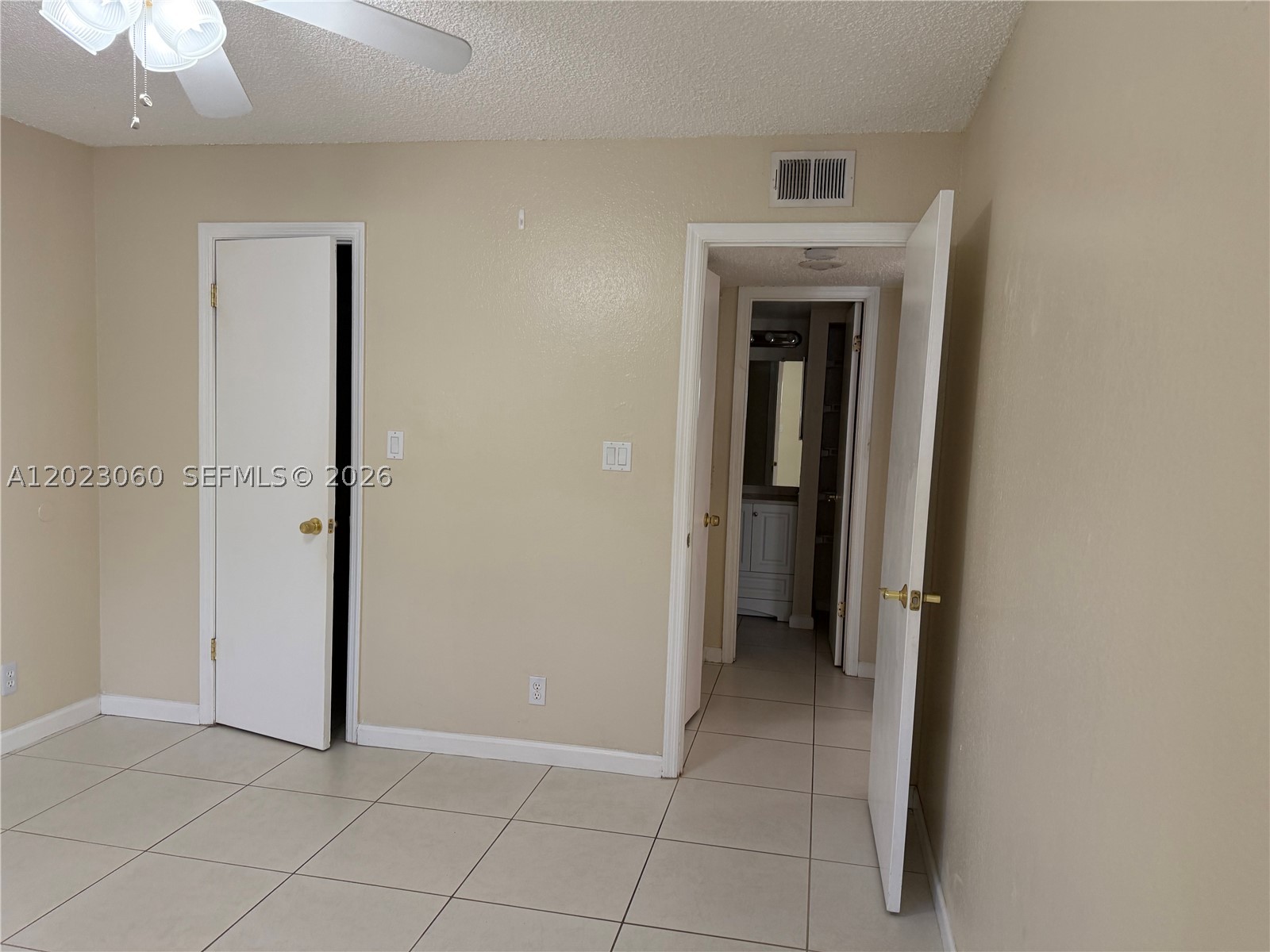 2946 S University Dr 7109 Property Photo 5