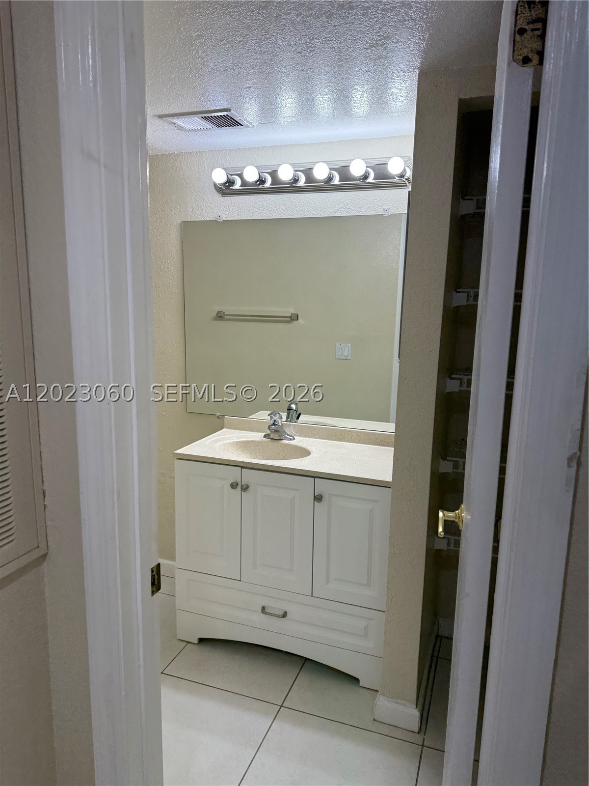2946 S University Dr 7109 Property Photo 10