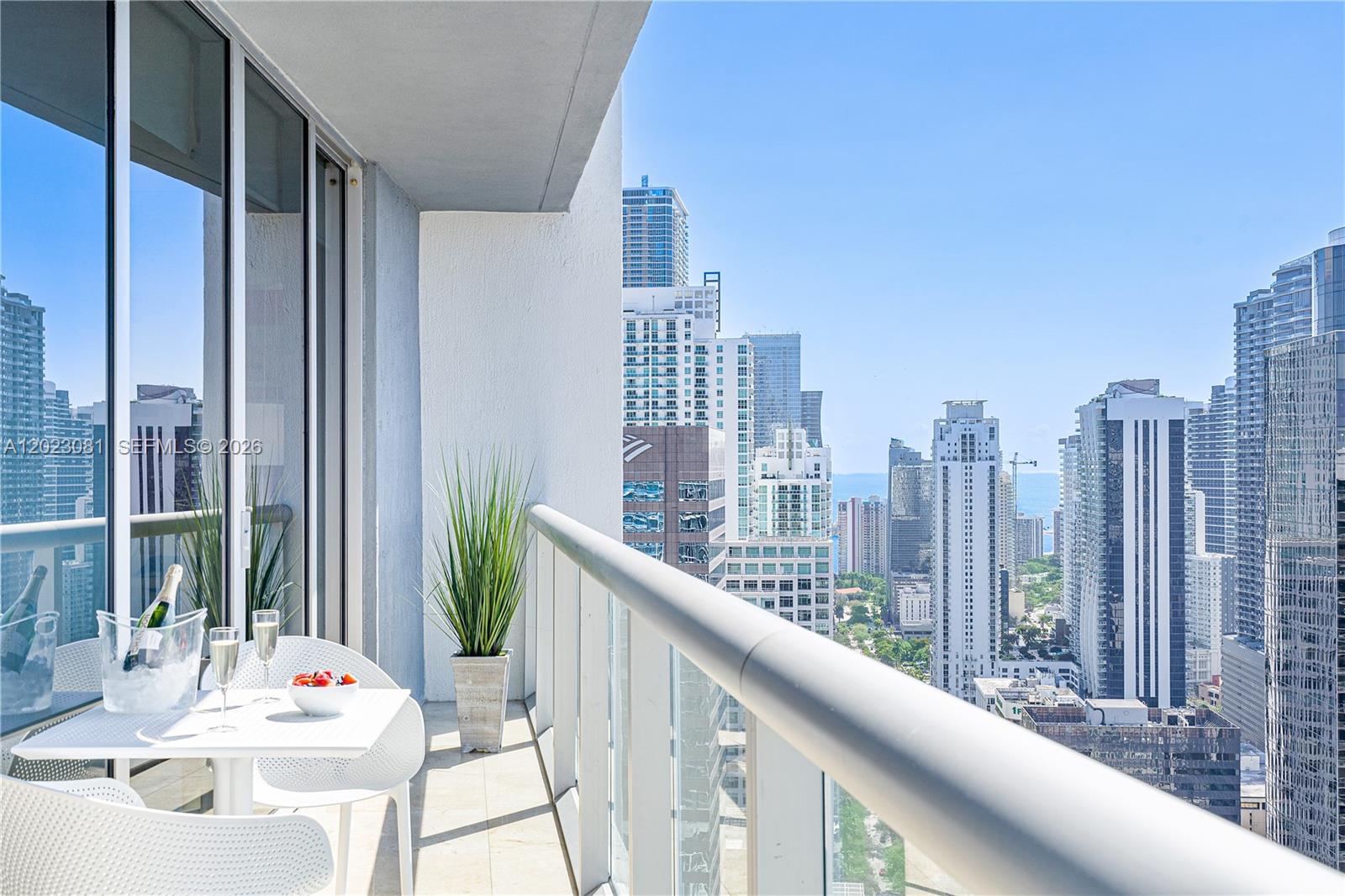485 Brickell Ave 4206 Property Photo 6