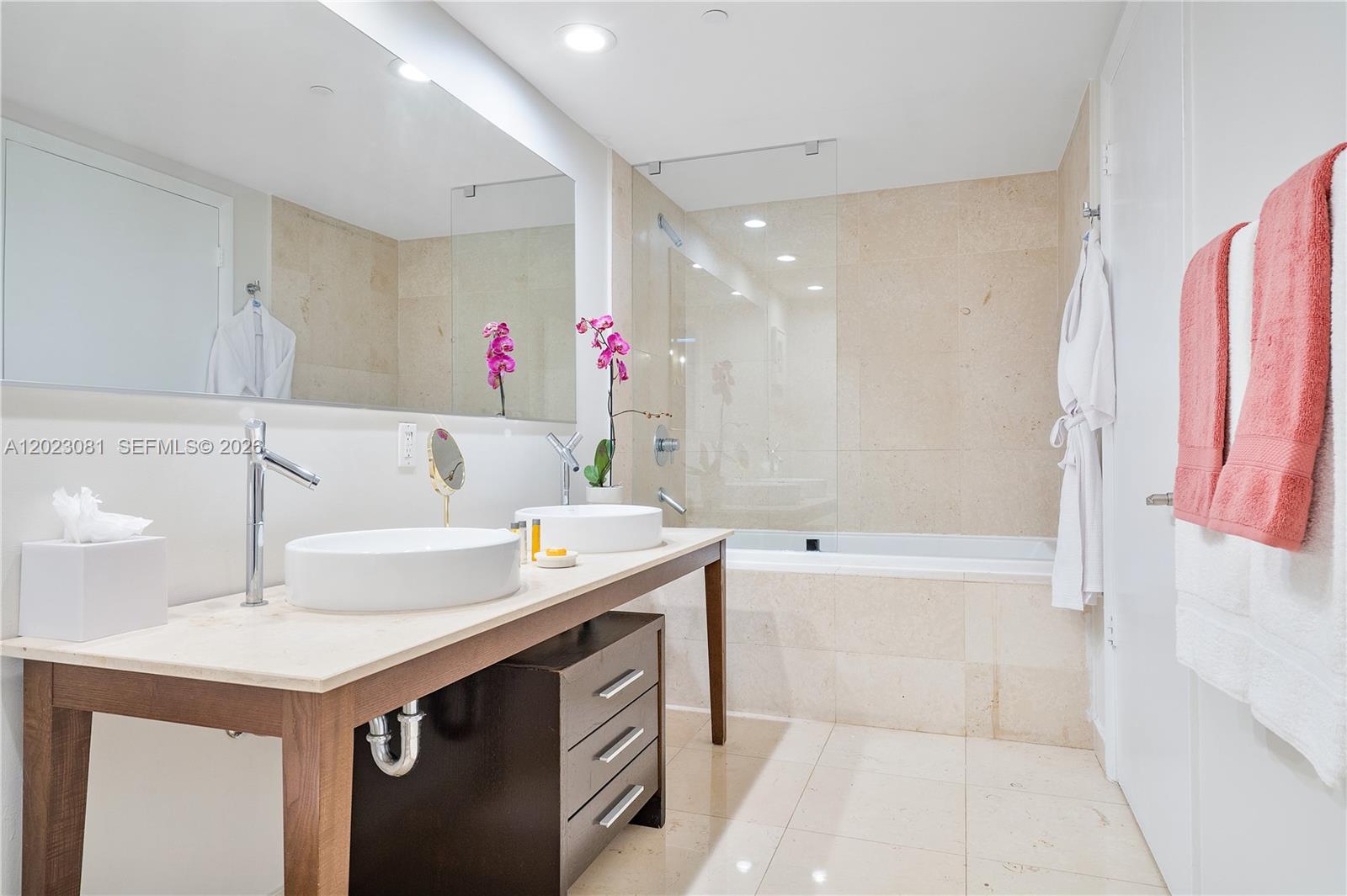 485 Brickell Ave 4206 Property Photo 16