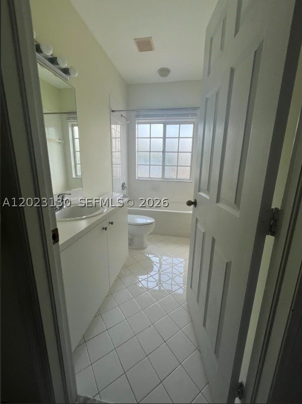 1423 Ne 40th Rd 1423 Property Photo 2
