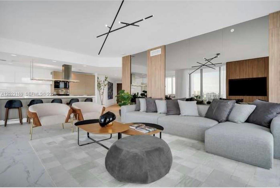17111 Biscayne Blvd 2209 Property Photo 2