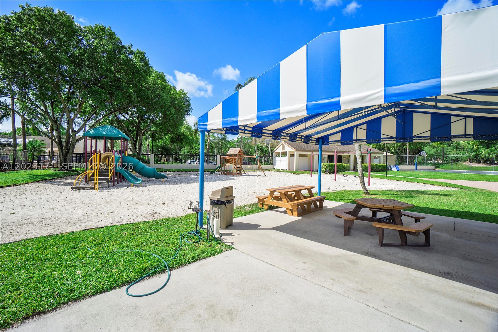 4111 Coral Tree Cir 327 Property Photo 48