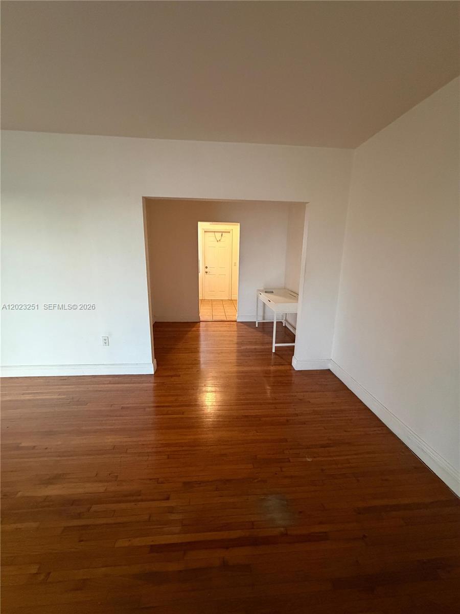 2200 Calais Dr 5 Property Photo 2