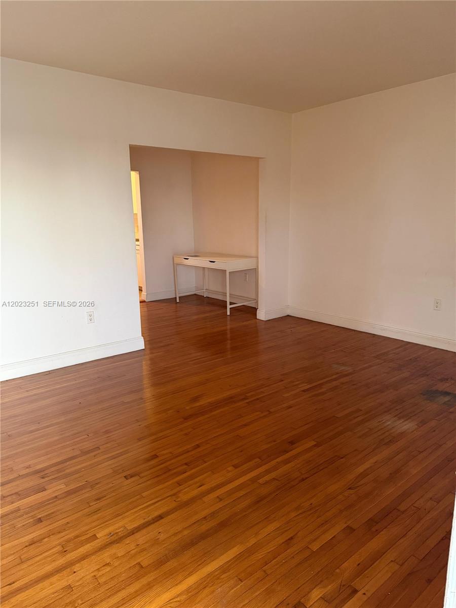 2200 Calais Dr 5 Property Photo 5