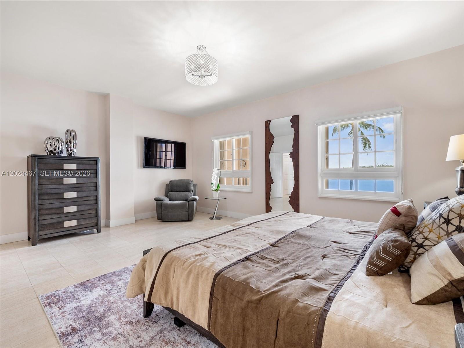 2425 Fisher Island Dr 5205 Property Photo 18