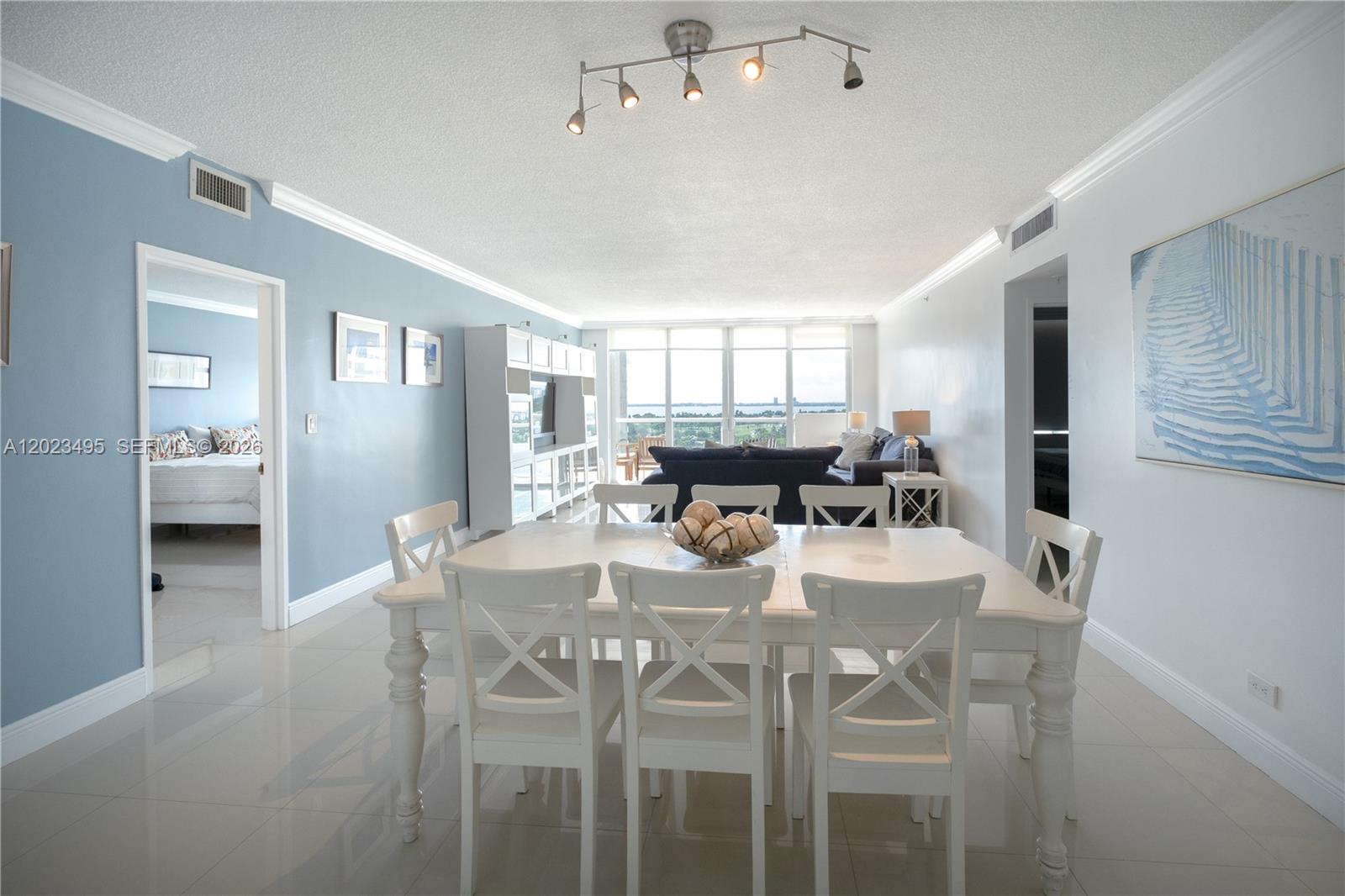 5601 Collins Ave 1420 Property Photo 1