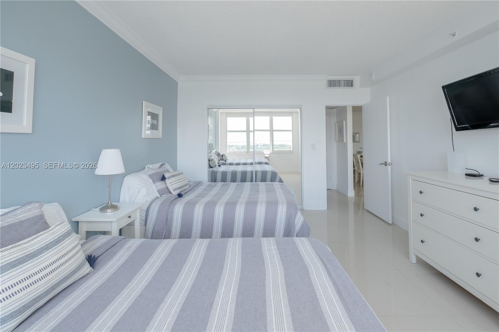 5601 Collins Ave 1420 Property Photo 8