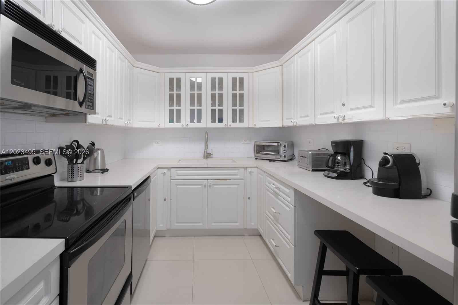 5601 Collins Ave 1420 Property Photo 11