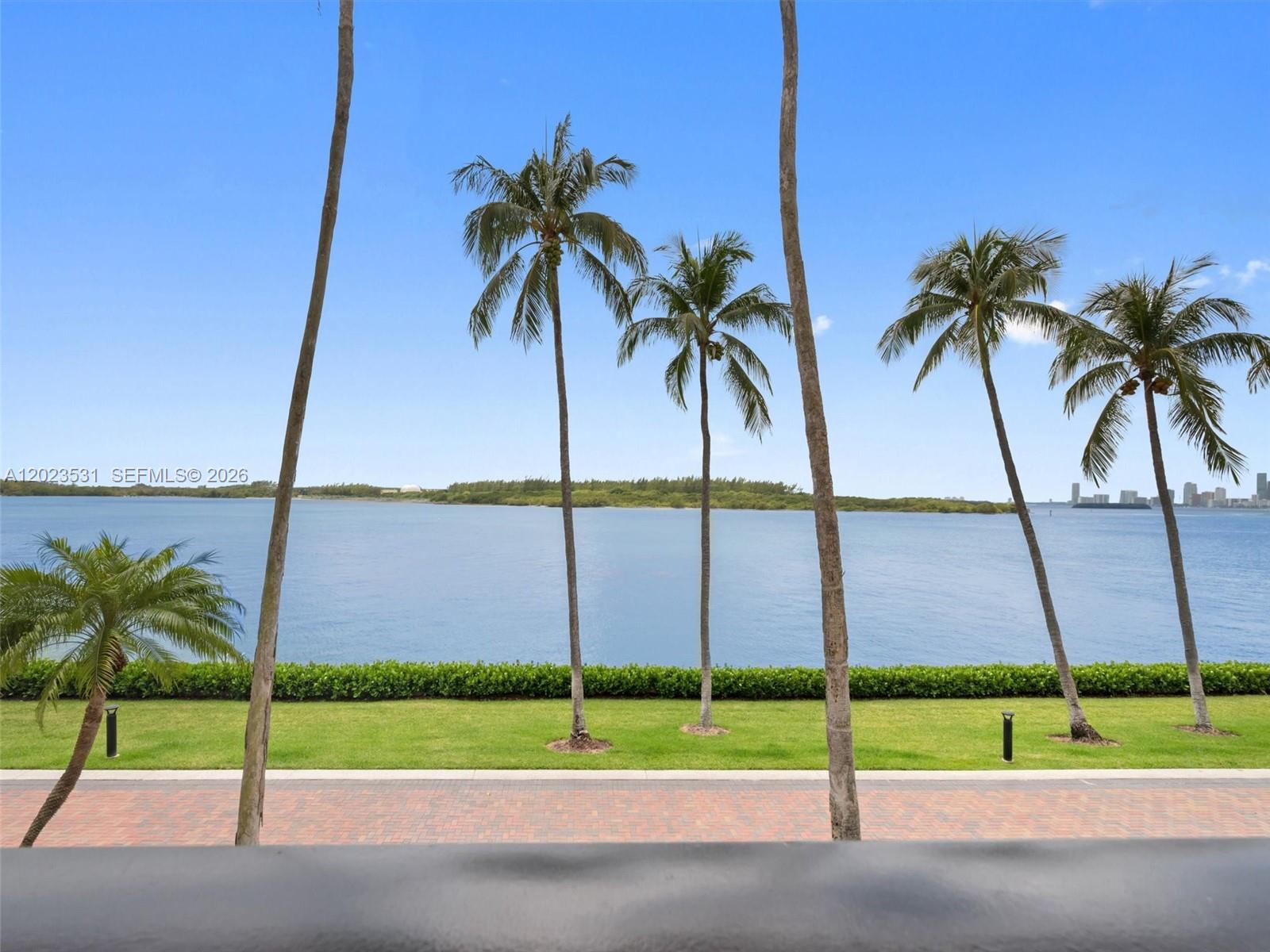 2425 Fisher Island Dr 5205 Property Photo 2
