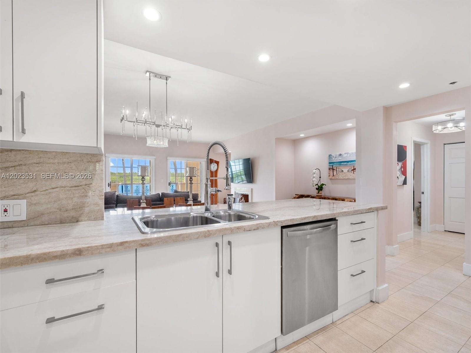 2425 Fisher Island Dr 5205 Property Photo 7
