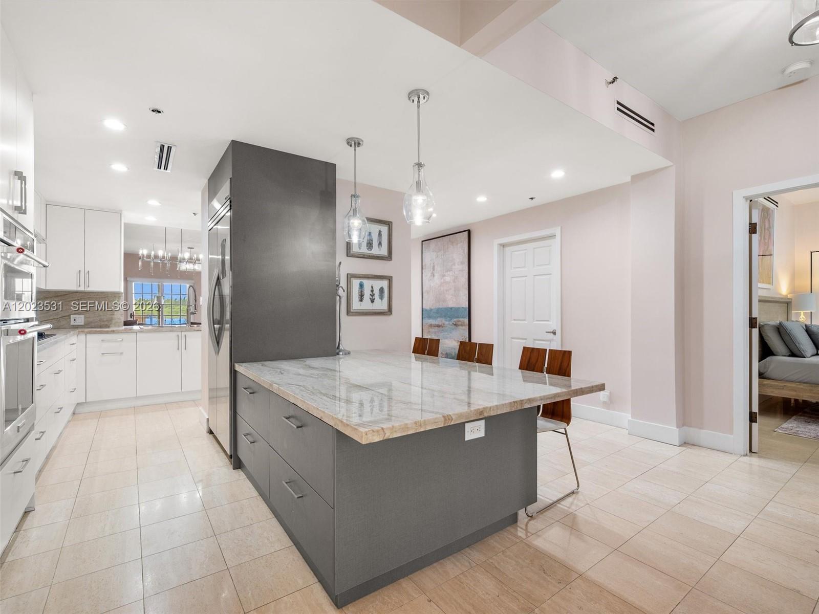 2425 Fisher Island Dr 5205 Property Photo 11
