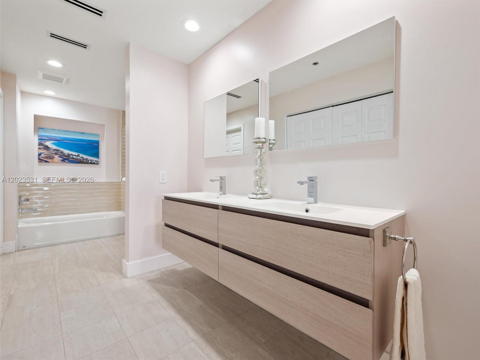 2425 Fisher Island Dr 5205 Property Photo 20