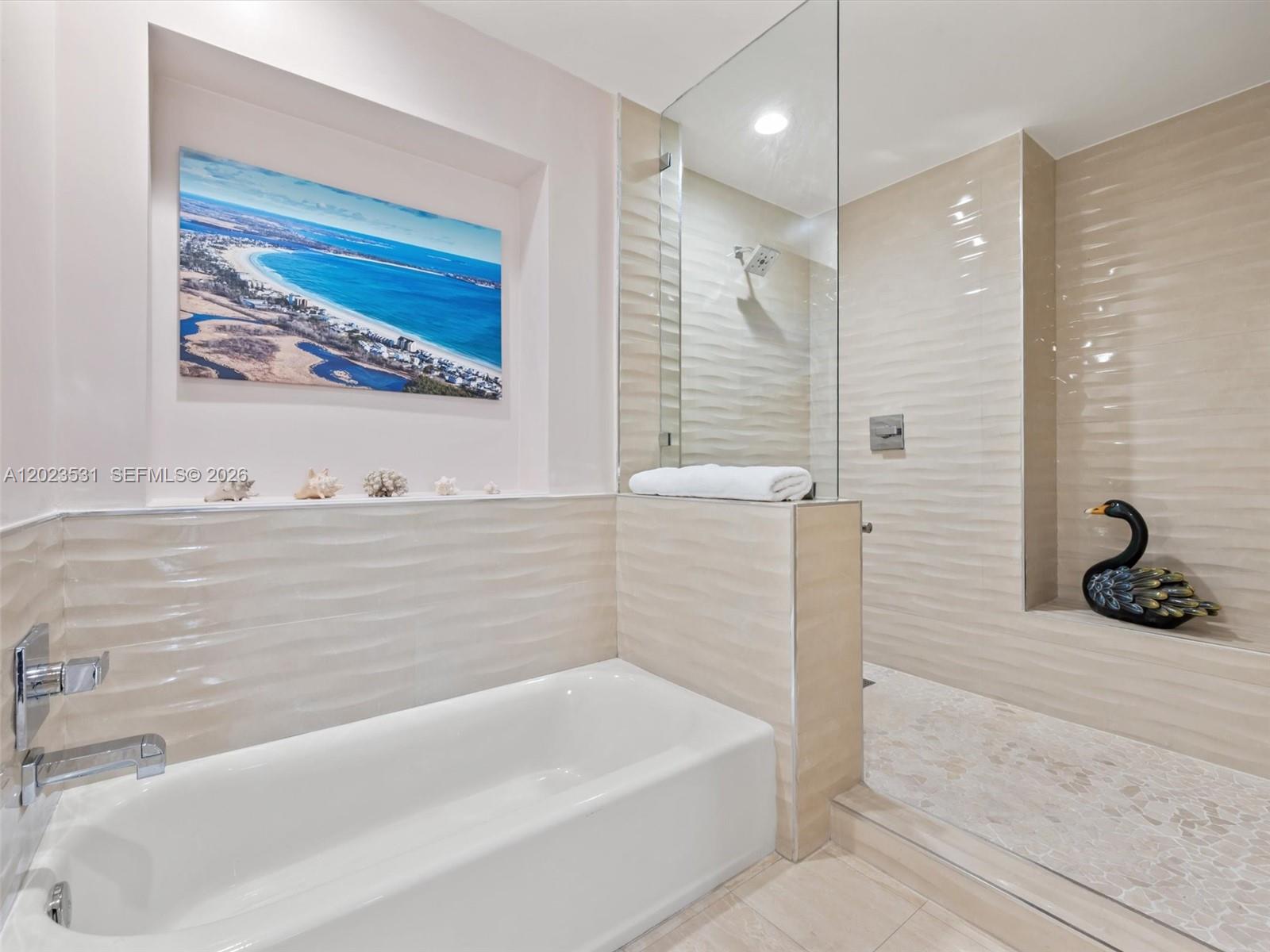 2425 Fisher Island Dr 5205 Property Photo 21