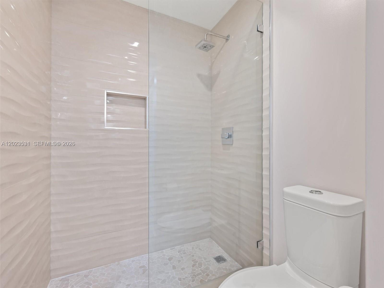 2425 Fisher Island Dr 5205 Property Photo 27