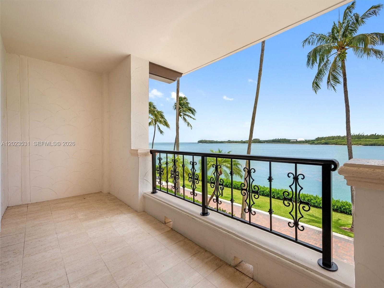 2425 Fisher Island Dr 5205 Property Photo 31