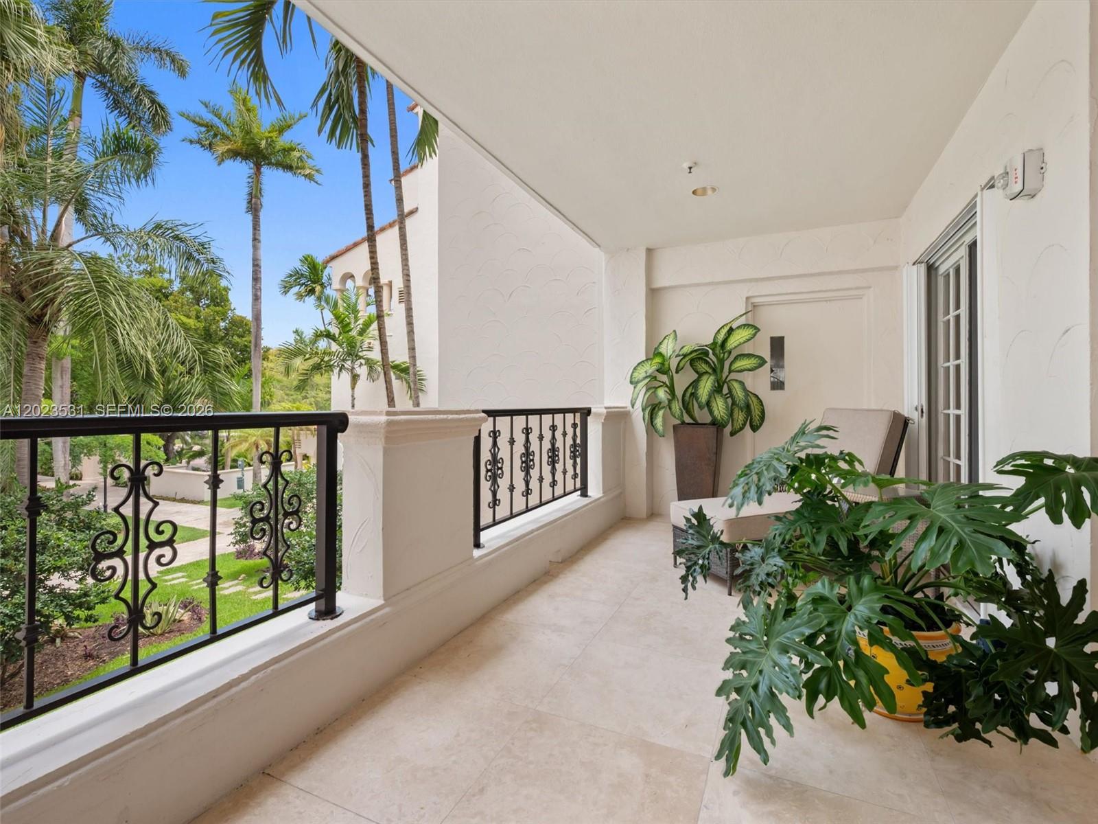 2425 Fisher Island Dr 5205 Property Photo 33