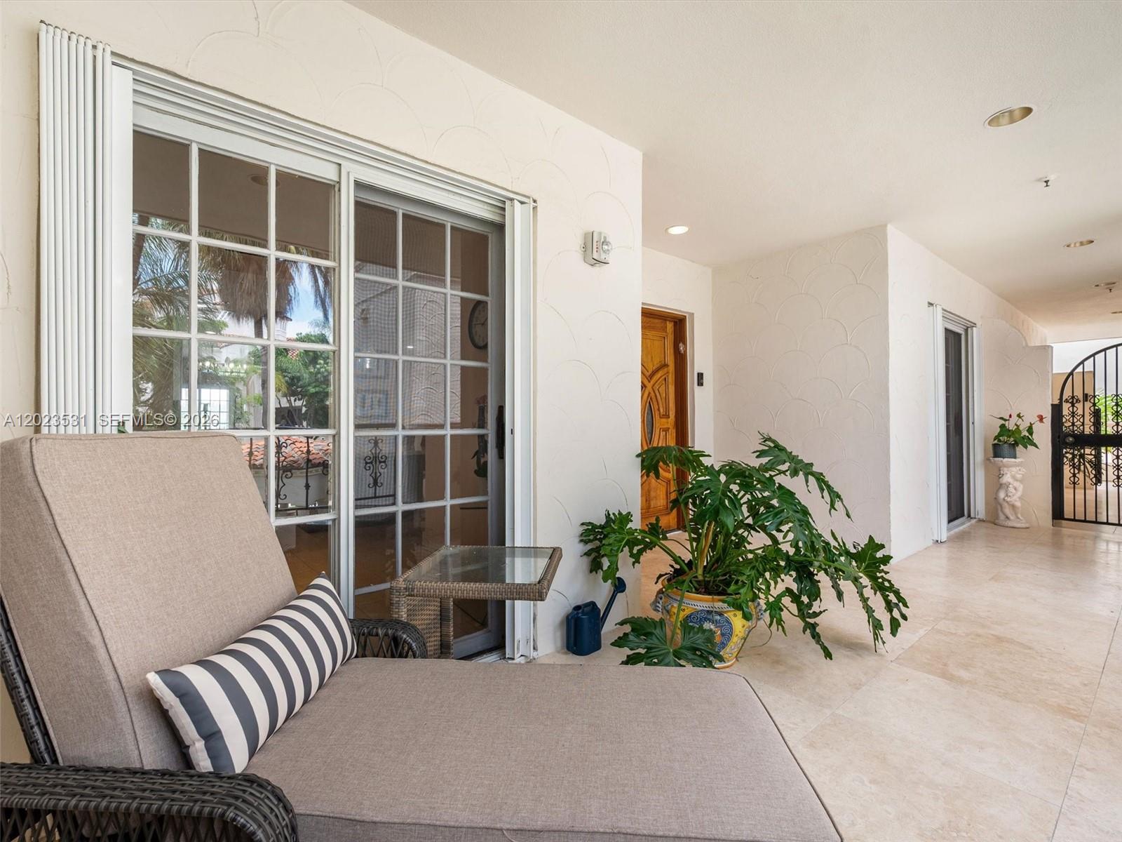 2425 Fisher Island Dr 5205 Property Photo 34