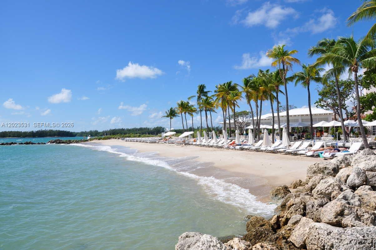2425 Fisher Island Dr 5205 Property Photo 45