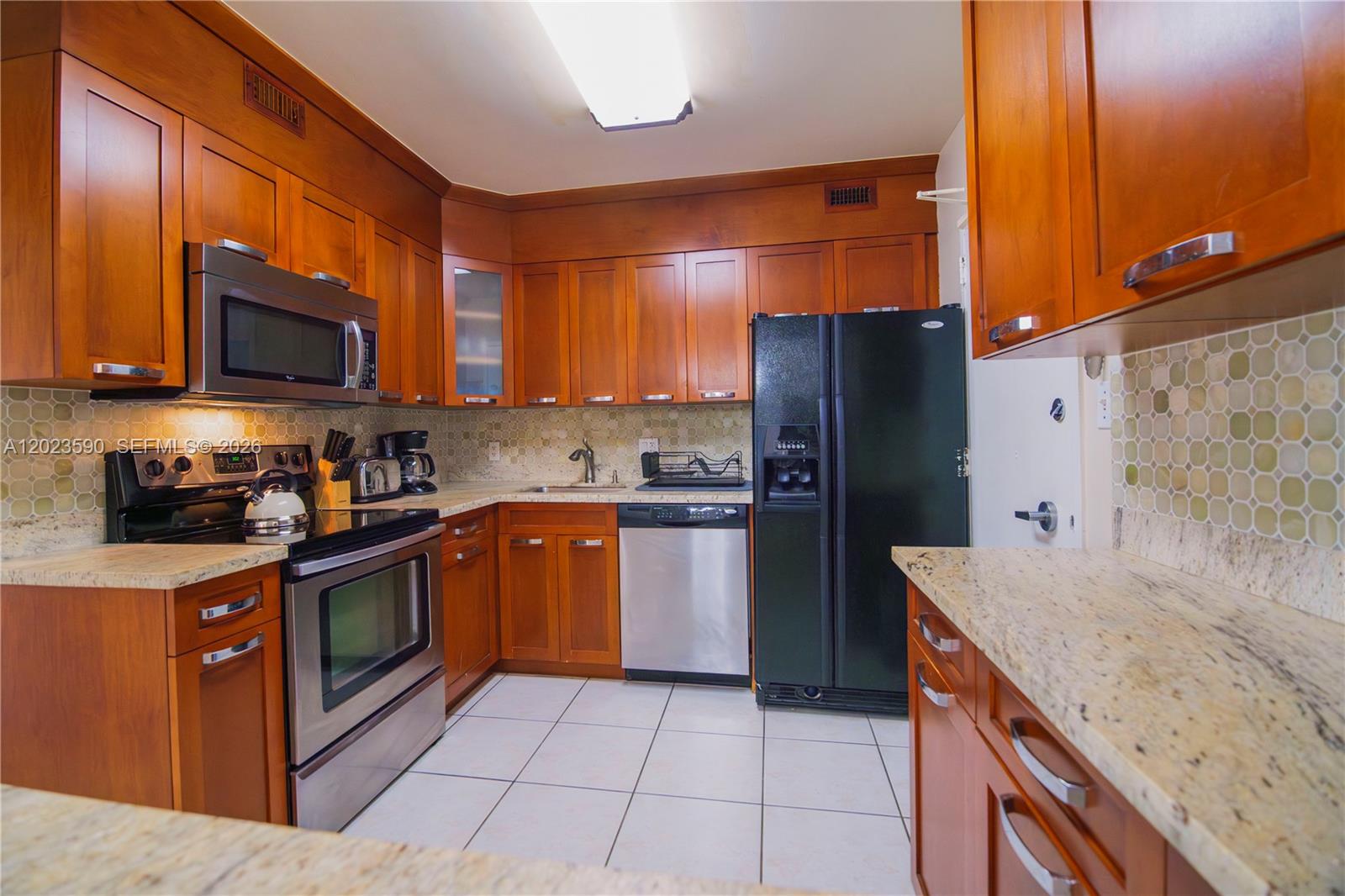 5151 Collins Ave 428 Property Photo 10