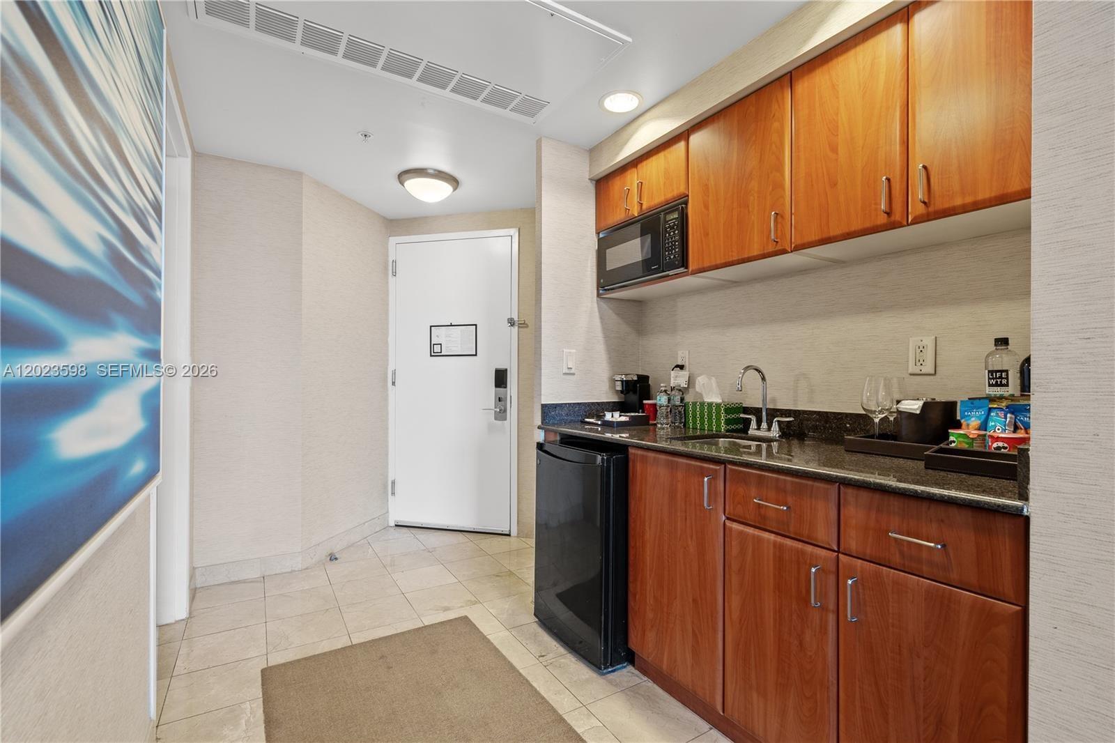 18001 Collins Ave 2010 Property Photo 12