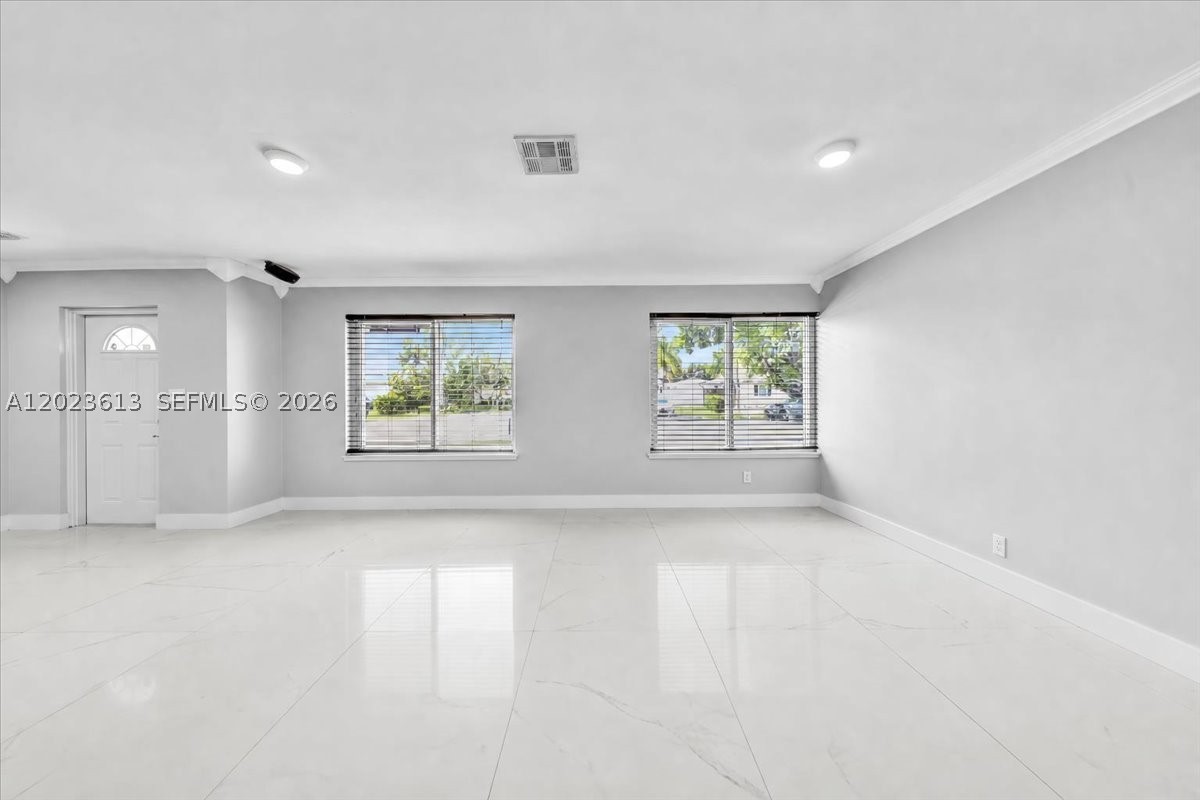 5260 Sw 10th Ct Property Photo 6