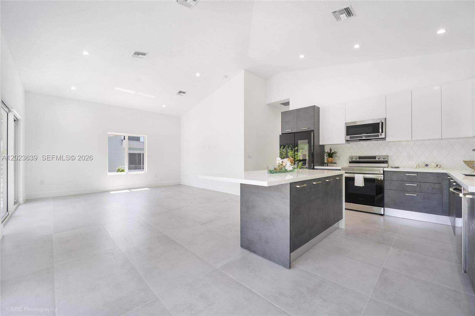 5 Bowen Dr Property Photo 2