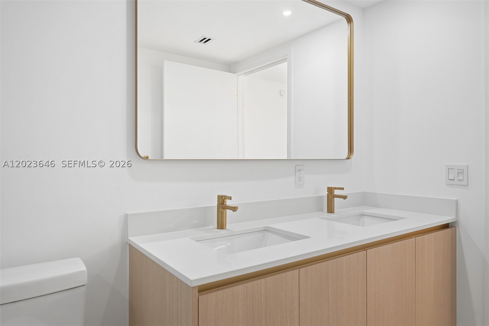 90 Ne 32 411 Property Photo 24