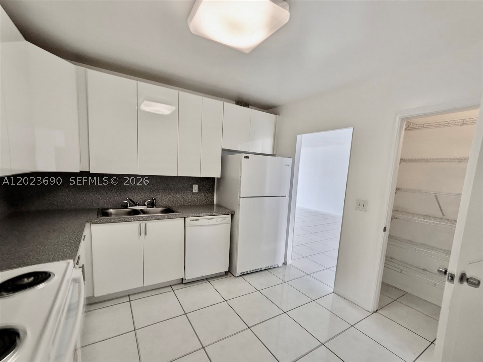 9801 Collins Ave 11m Property Photo 24