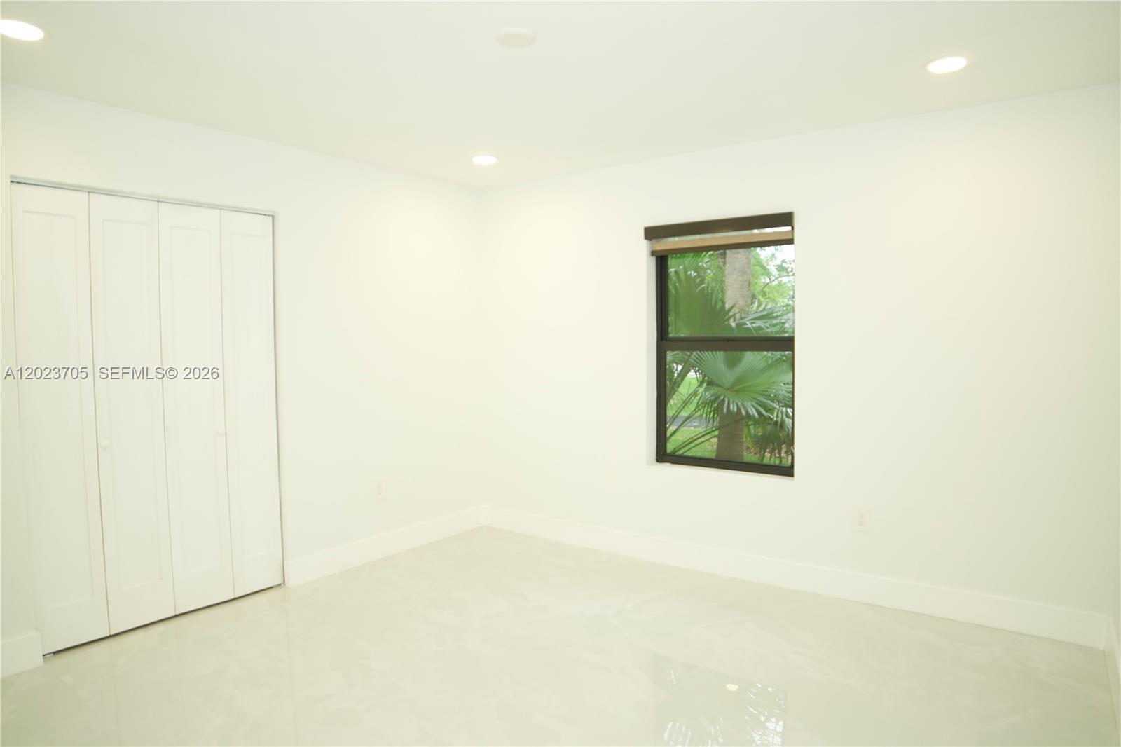20500 Sw 50th Pl Property Photo 10