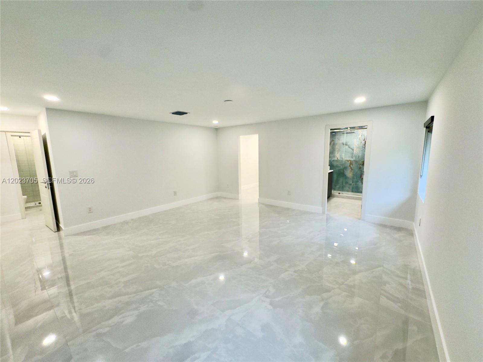 20500 Sw 50th Pl Property Photo 13
