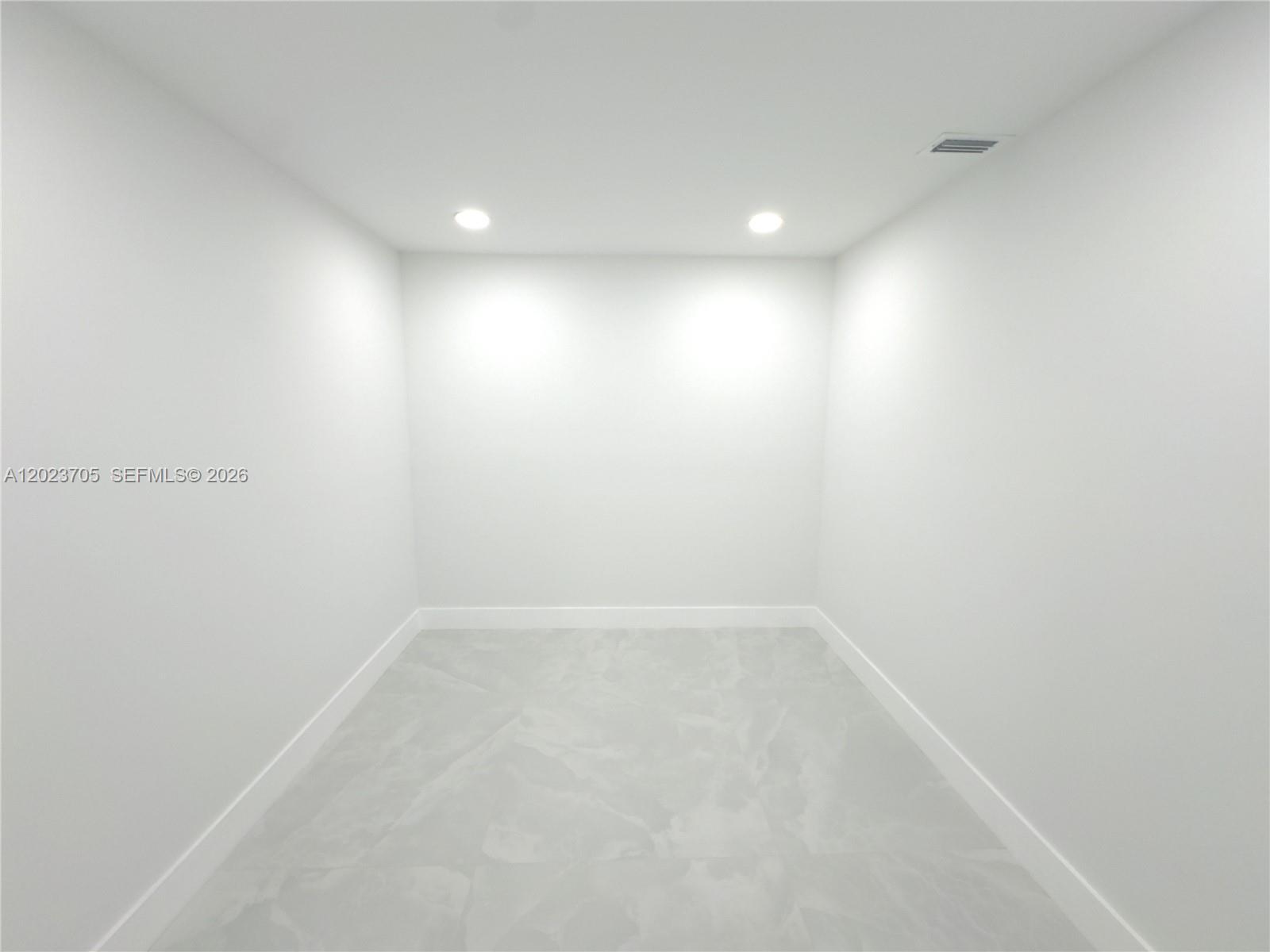 20500 Sw 50th Pl Property Photo 15