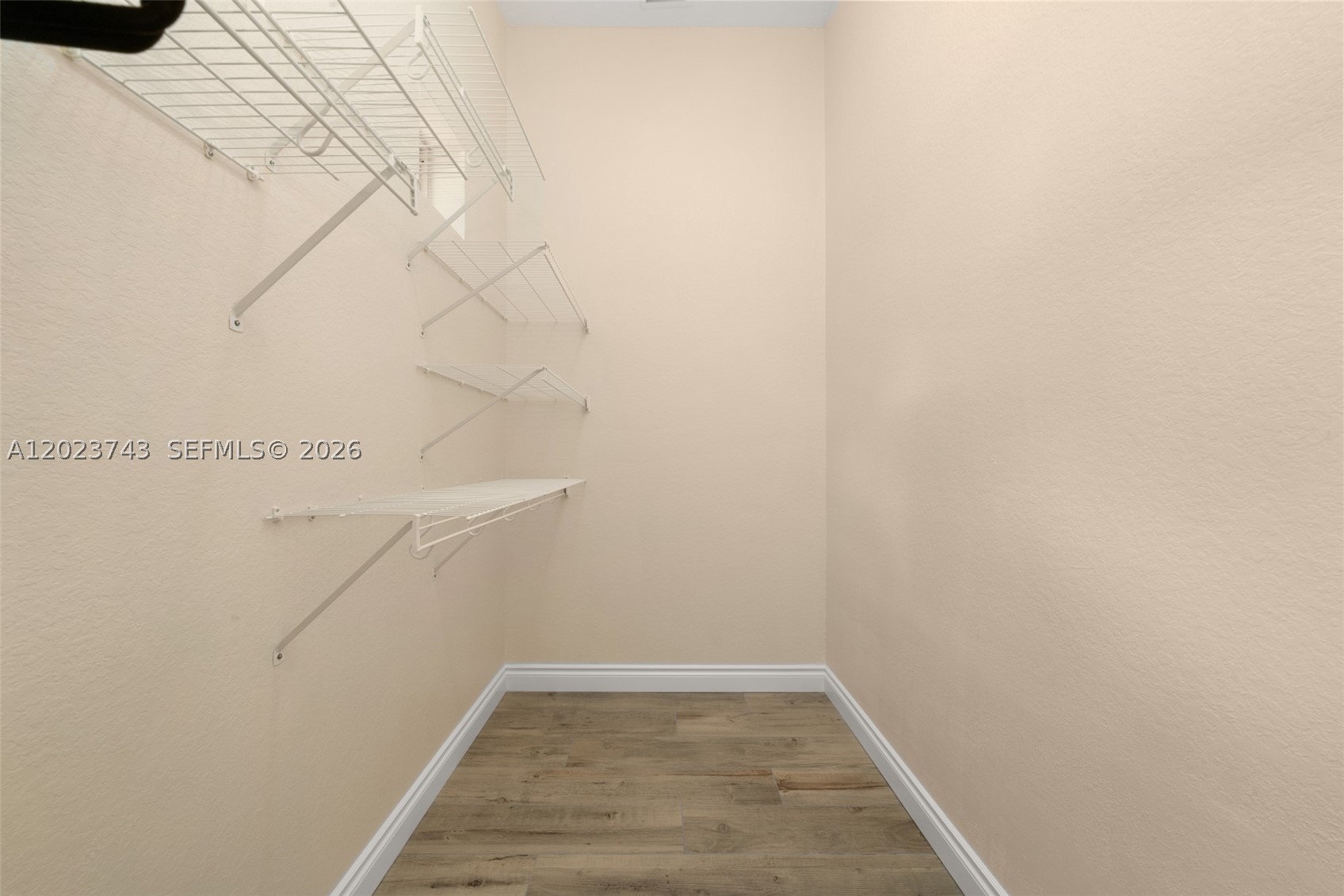 9526 Kingfisher Pl Property Photo 33