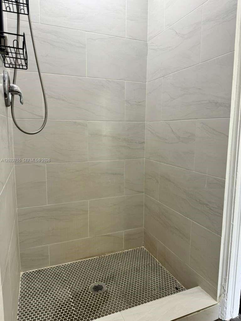 6026 Sw 27th St 1 Property Photo 5