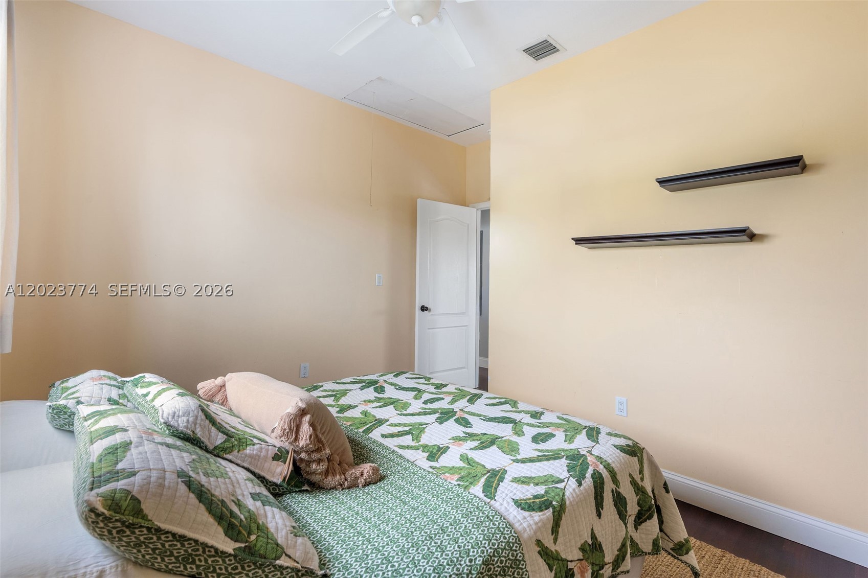 365 Loeb Ave Property Photo 12