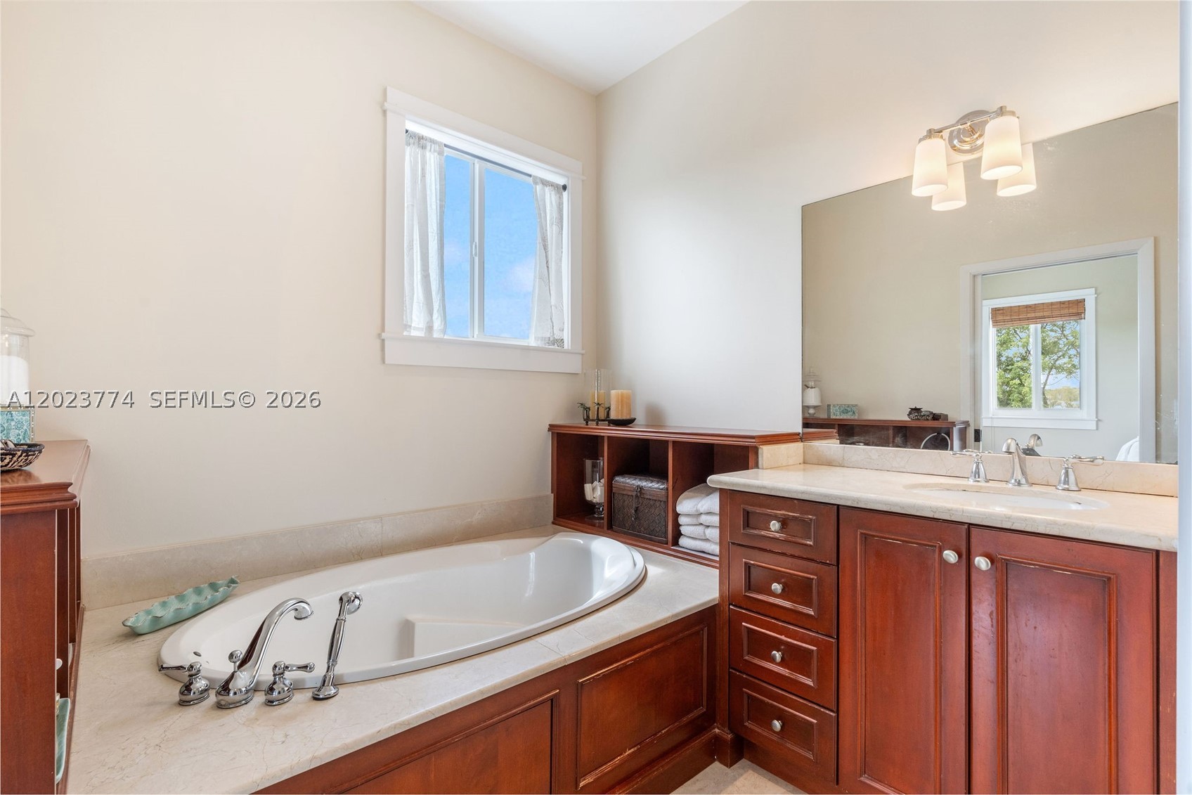 365 Loeb Ave Property Photo 18