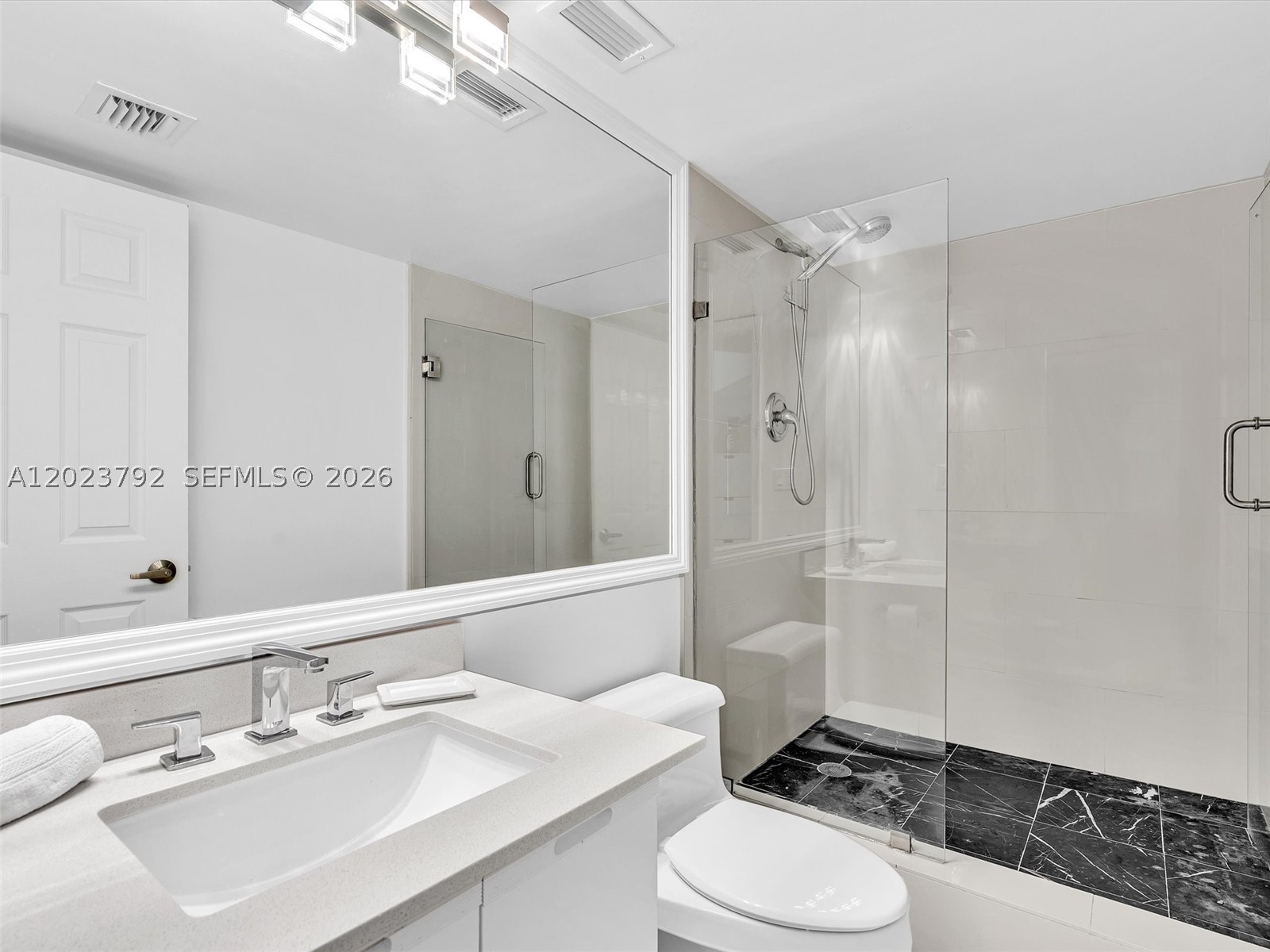 825 Brickell Bay Dr 2048 Property Photo 5