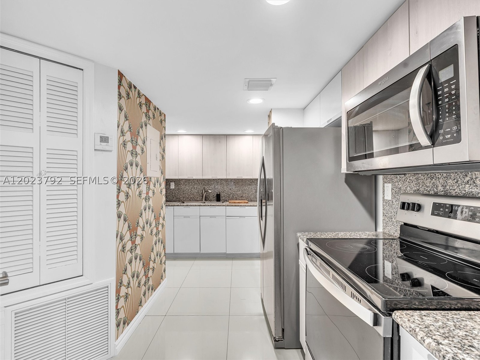 825 Brickell Bay Dr 2048 Property Photo 6
