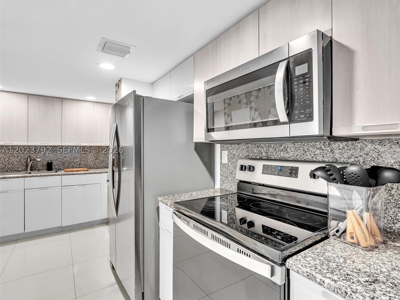 825 Brickell Bay Dr 2048 Property Photo 9