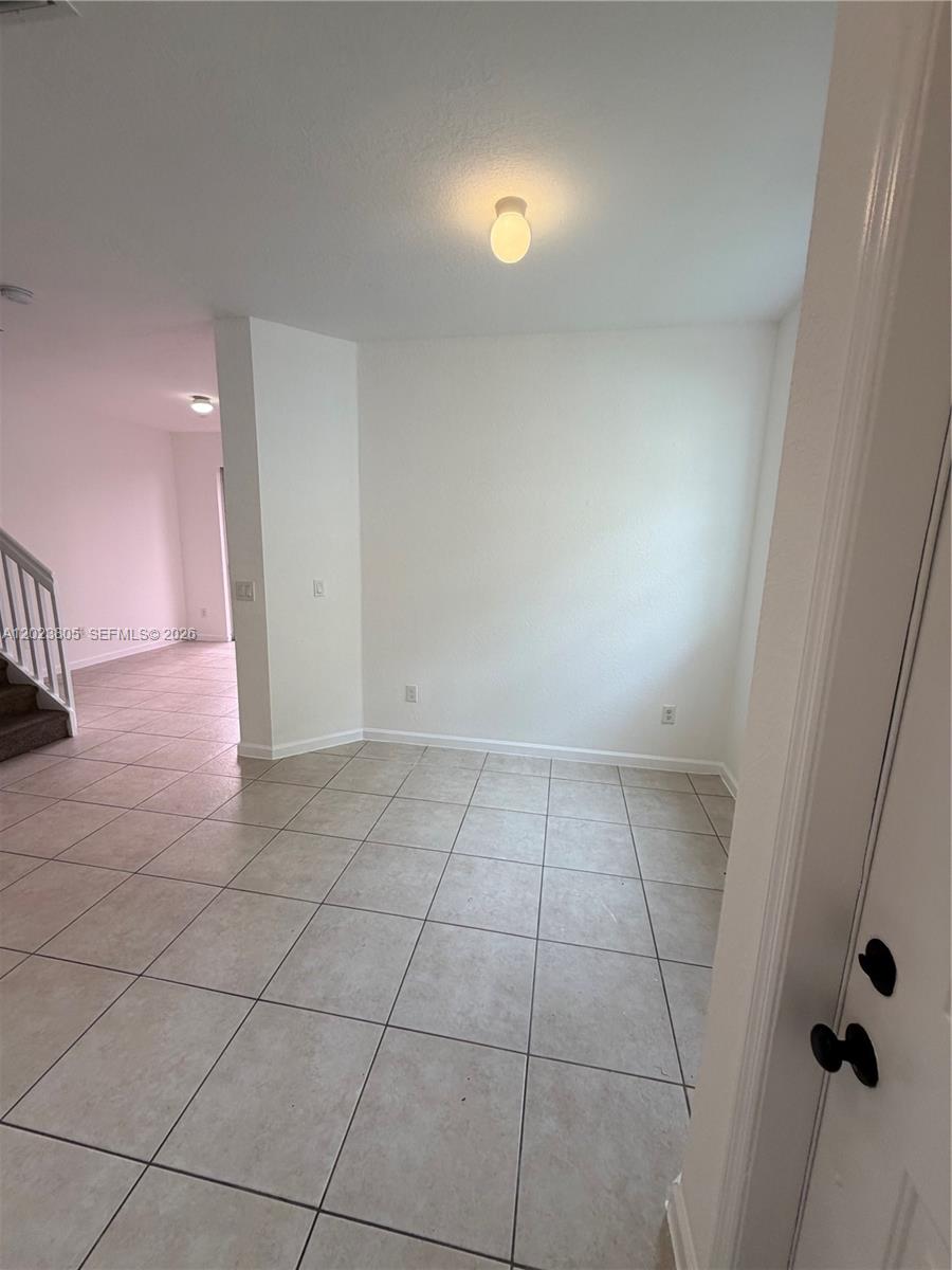 607 Ne 21st Ter Property Photo 2