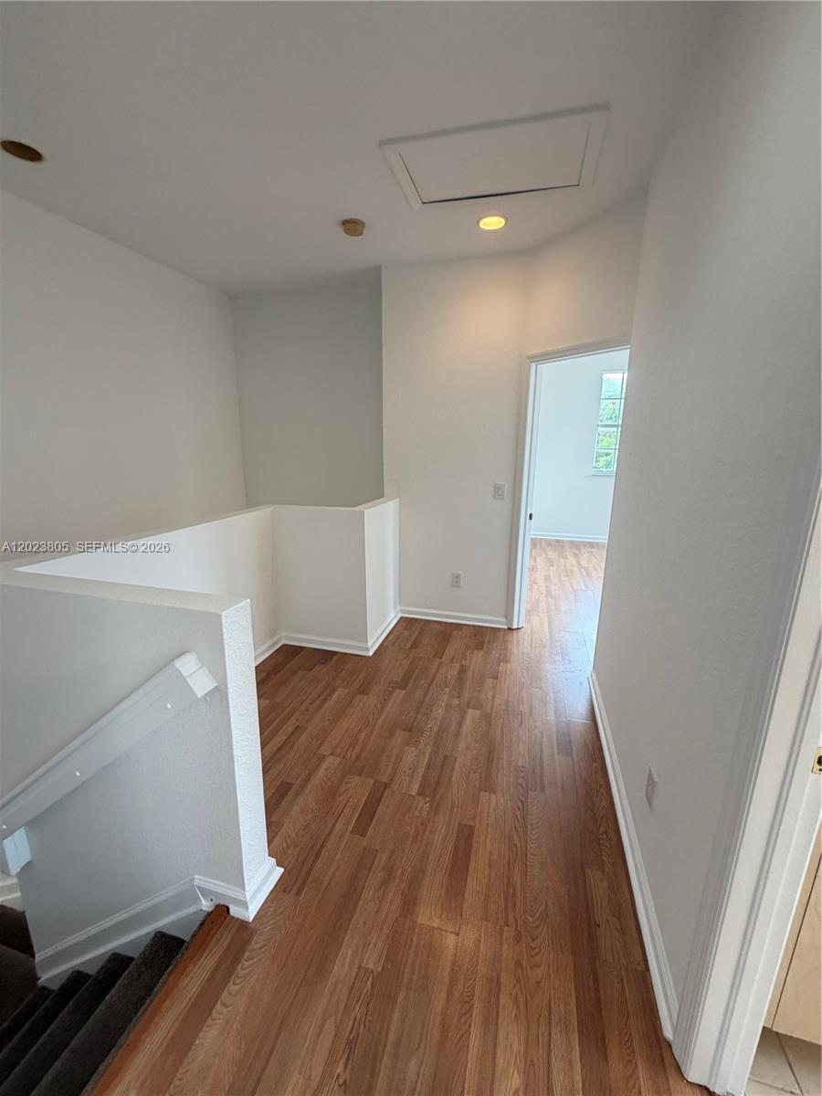 607 Ne 21st Ter Property Photo 10