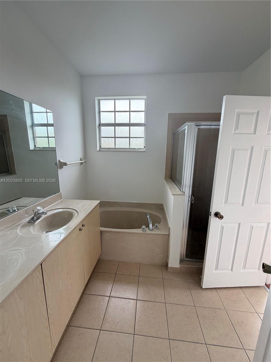 607 Ne 21st Ter Property Photo 12